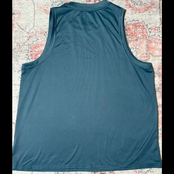 Vuori Performance Sleeveless Tank Top Size Small - Picture 4 of 4